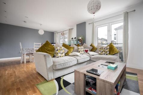Open Plan Living/Dining Area