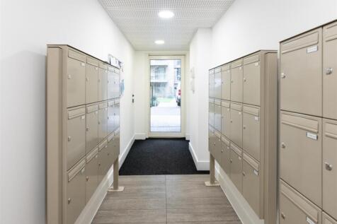 Entrance/Mailboxes