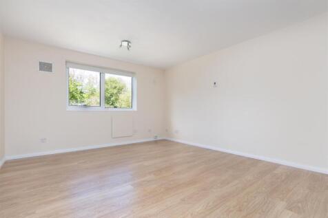 Bays Farm Court-3.jpg