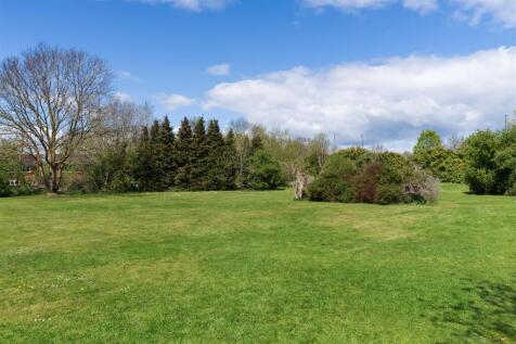 Bays Farm Court-6.jpg