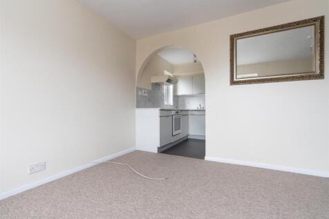 Studio Room/Kitchen