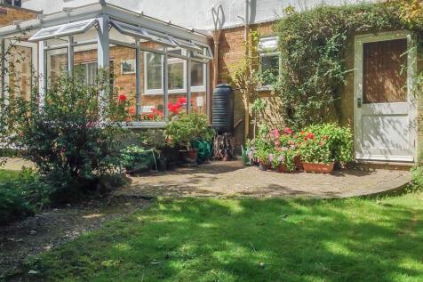 Bridge close garden 2.jpg