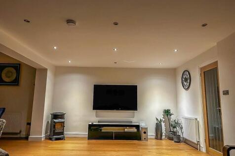 Living Room.jpg