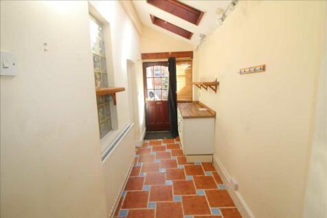 REAR HALLWAY