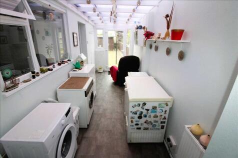 LEAN TO/UTILITY ROOM