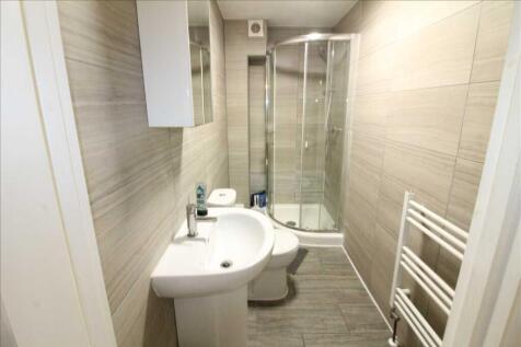 FIRST FLOOR SHOWER