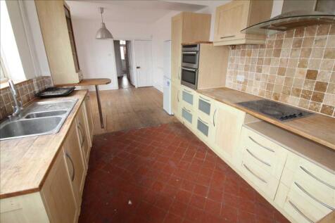 KITCHEN/BREAKFAST