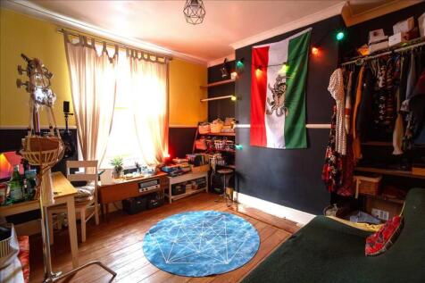 FRONT ROOM