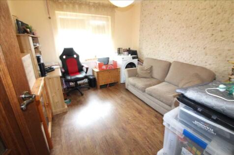 FAMILY ROOM/DINING