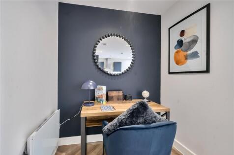 Snug/Study Area
