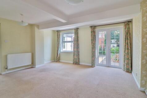 Living/Dining Room (Now Unfurnished)