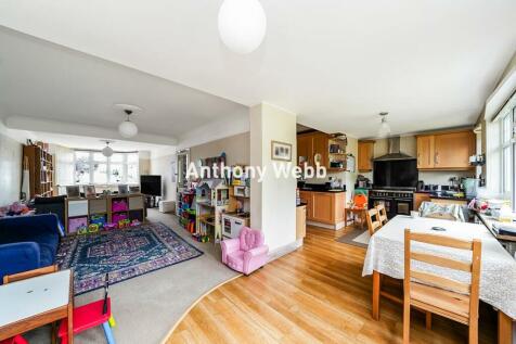 Living Area/Kitchen