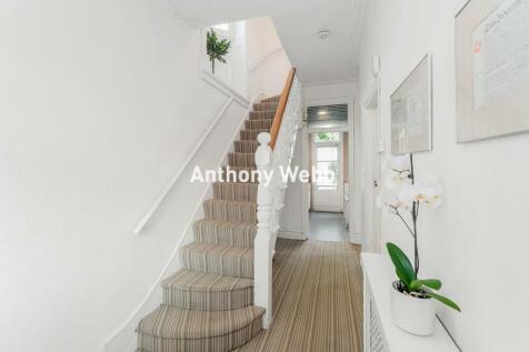 Hallway/stairs