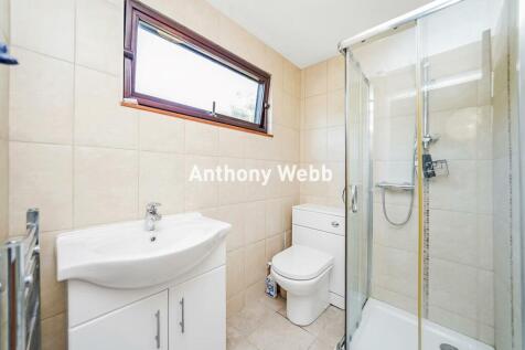 Ensuite Shower room