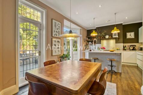 Kitchen/Dining 1