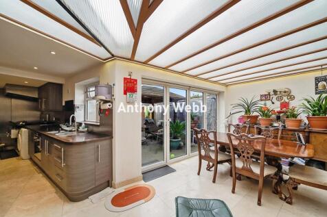 Kitchen / Conservatory