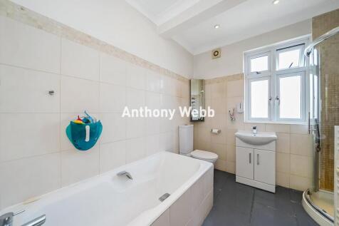 Bath/shower room