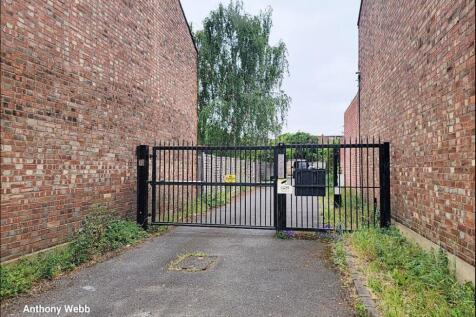 private front gates