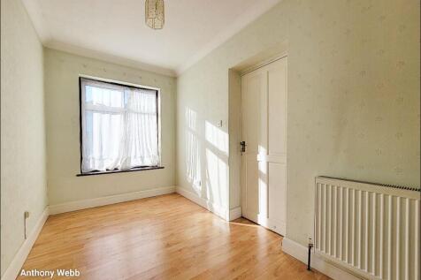 Ground bedroom