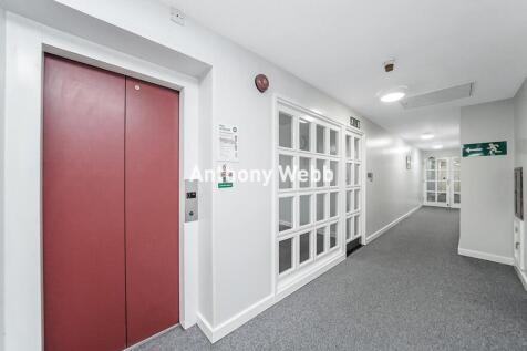lift/communal hallway