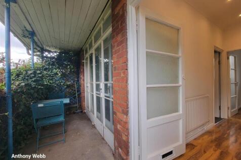 Balcony/front door