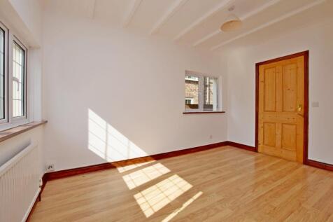 Detached house to re