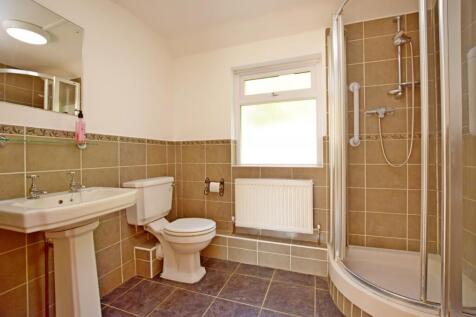 Detached house to re