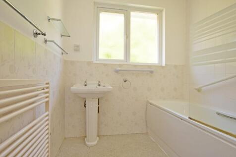 Detached house to re