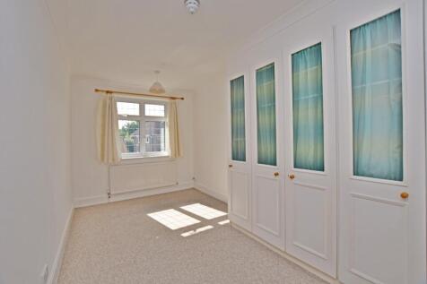 Detached house to re