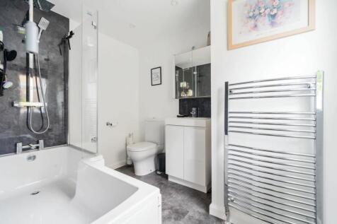 En-suite bathroom