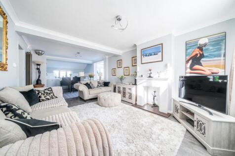 Open Plan Living/Dining Room/Kitchen
