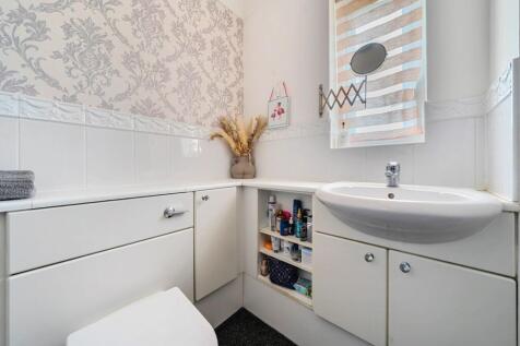 En-suite shower room