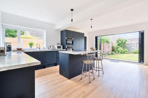 Open Plan Kitchen Breakfast/Dining Room