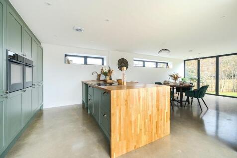 Kitchen breakfast room