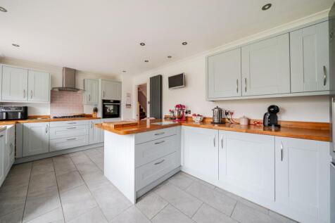 Kitchen / Breakfast Room