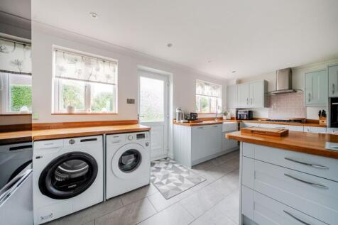 Kitchen / Breakfast Room