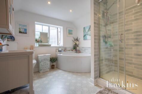Bath/Shower Room