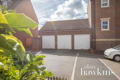 Middle Garage