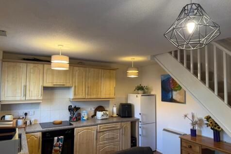 25 Quarry Close -...