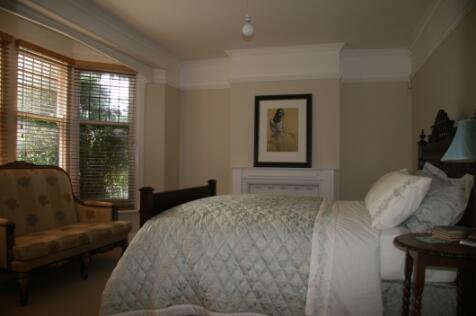Dining room/ bedroom
