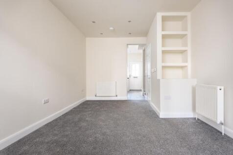 Living Room 2.jpg