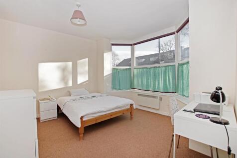 Bedroom 1.jpg