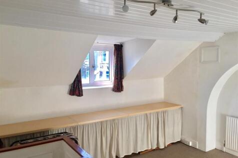 Heavygate Road 211 attic.jpg