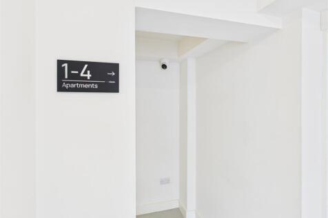 CAM04279G0-PR0182-STILL057.jpg
