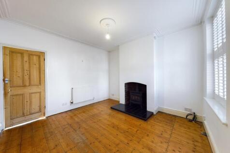 CAM00214P1-PR0046-STILL07.jpg