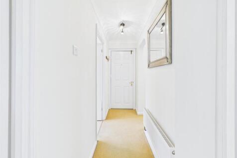 CAM04279G0-PR0069-STILL038.jpg