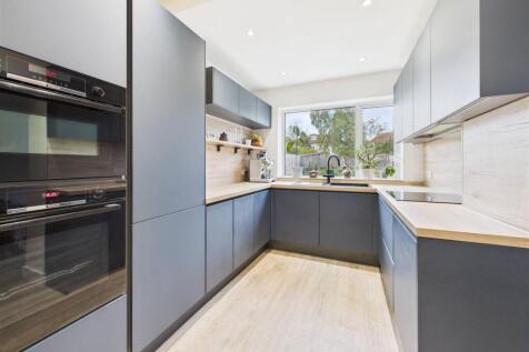 CAM04279G0-PR0223-STILL045 (1).jpg