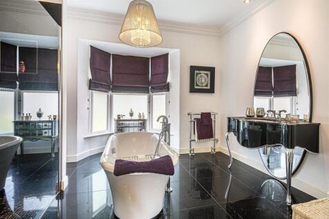 Principal ensuite.jpg