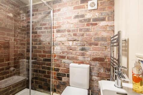 &#39;Little Magnolia&#39; shower room.jpg