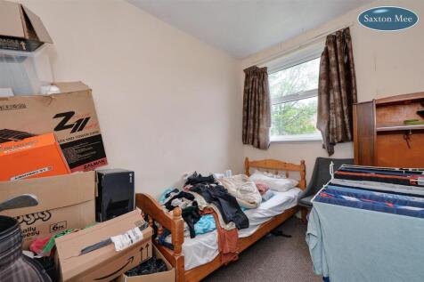 bedroom 2 0014.jpg